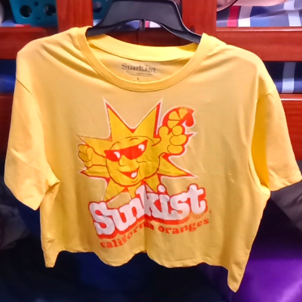 Sunkist 🌞 half-top.